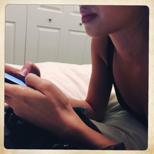 Selfie chat, chat selfie.  adult photos