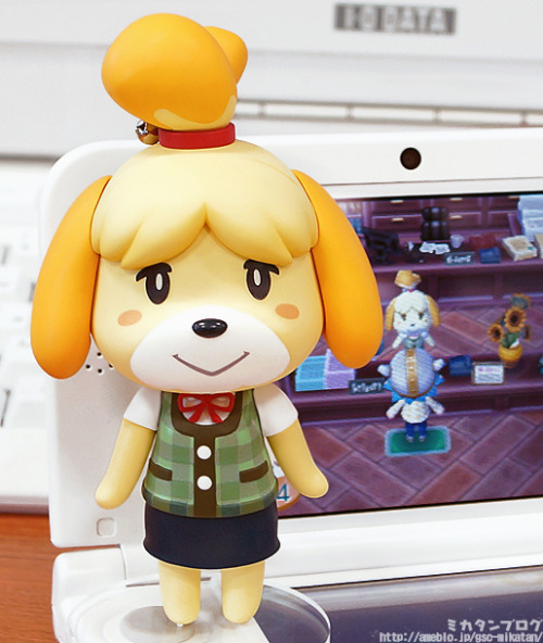 breezycrossing:completed nendoroid shizue/isabelle!!!her bell is a genuine bell, it rings!she’ll be 