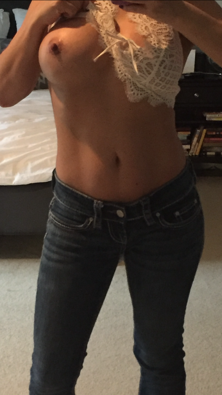 naughty253:  Flash friday💜