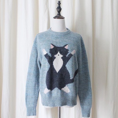 magicalshopping:  ❤ Cat Sweater ❤ | free shippinguse the code rinihime for 10% off $30 ordersplease 