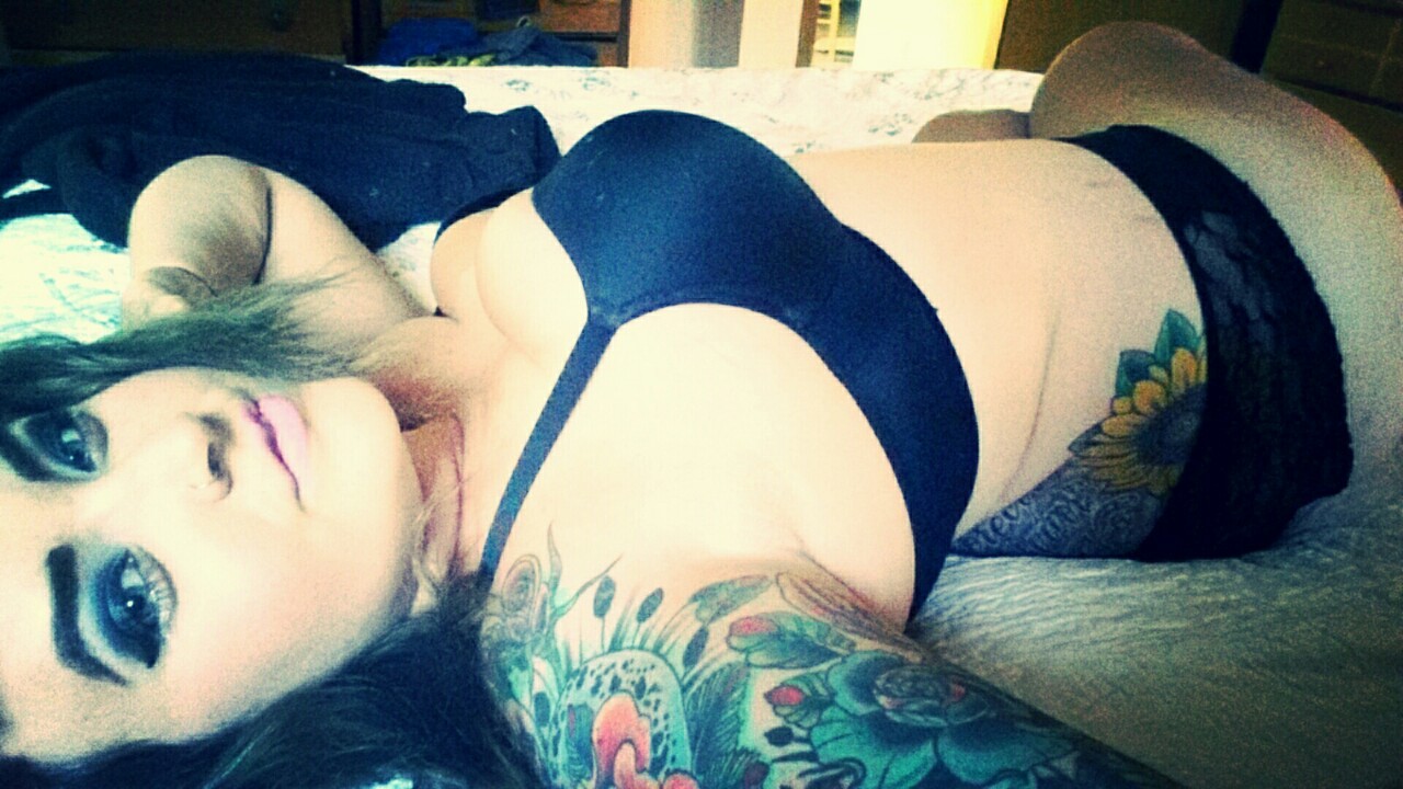 freckle-goddess:  drunkvanity:  Pornstar looks.  Perfection.