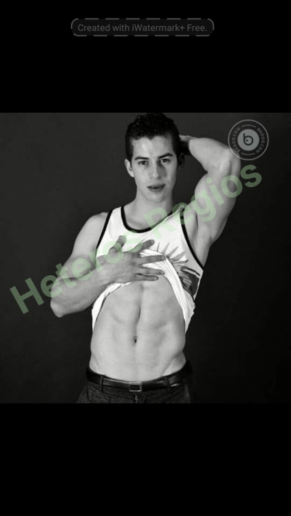 Observen el cuerpazo de este hetero, su nombre es Dylan, en el siguiente post pondré sus fotos desnu