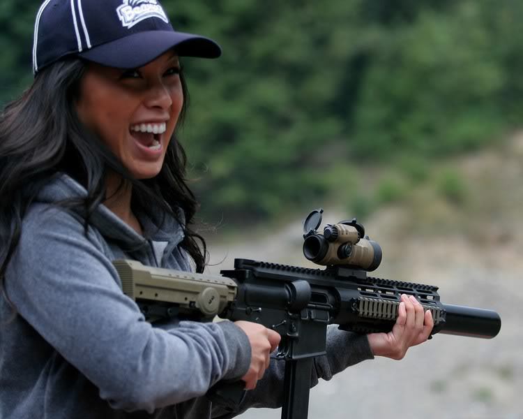 guns-and-babes:  Babe with gun http://guns-and-babes.blogspot.com/