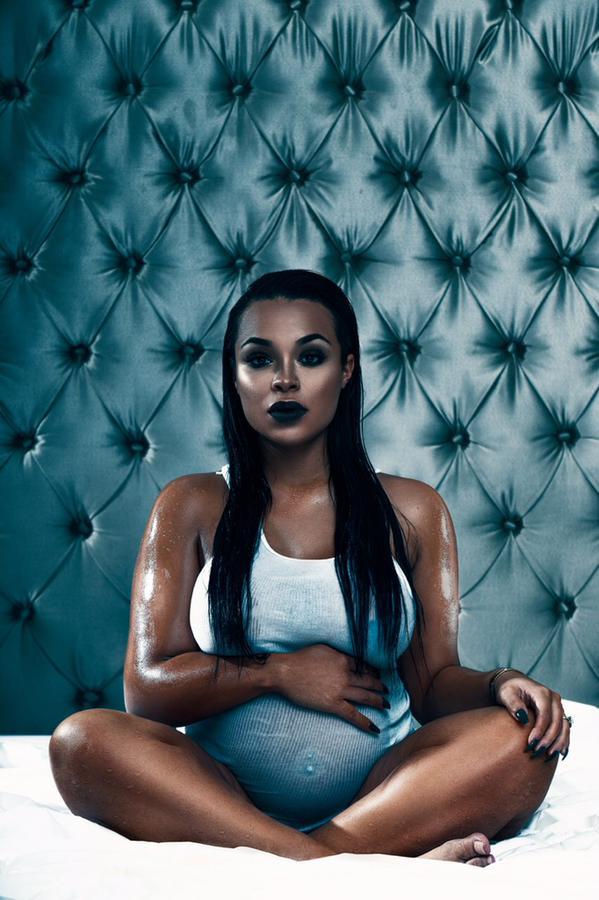 ursuladeville:  greeneyes-anddimples:  diaryofakanemem:  Goals.  Omg…  Werk mama!