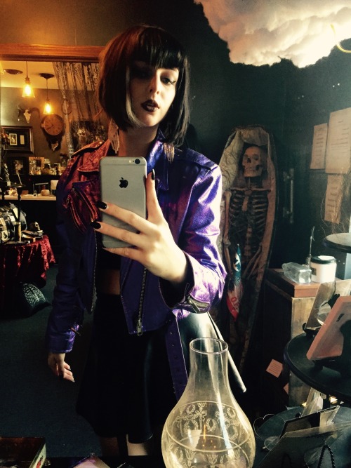 eevugh:  I took some cute selfies at work I love my job!!!!!
