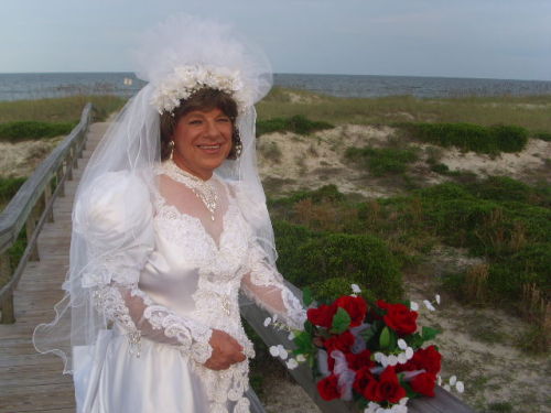 Here’s some outdoor pictures of bridal crossdresser Dianne.