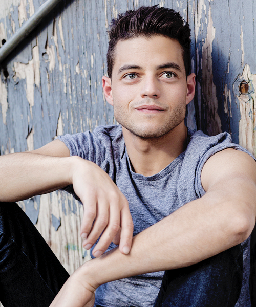 robbsstrk:  What was the last awkward situation you were in and how did you handle it? I was walking around L.A. and someone came up to me because they recognized me. But then I quickly realized it was because they thought I was my twin brother and they