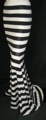 gothiccharmschool:  blackcollarcitizen:  missalicemina:  vebston:  http://vebston.tumblr.com/  I don’t want to like this But I kinda really need it Like, Tim Burton   Morticia Addams  Femme Beetlejuice! I can see it so well. I HAVE A NEED  Ooooh, this