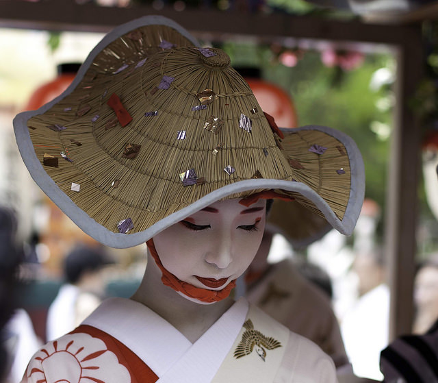 geisha-kai:  Fumino of Gion Kobu dressed for the Sparrow Dance performance during