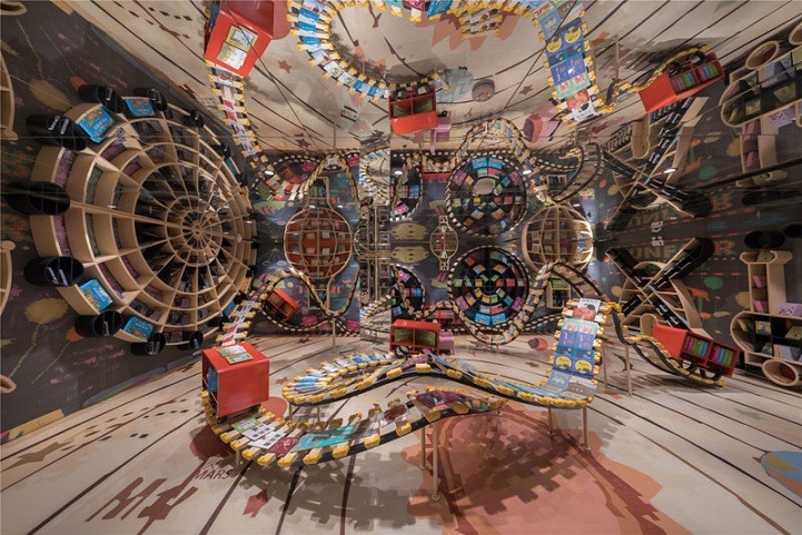 did-you-kno:  mymodernmet:Unique Bookstore in China Offers Optical Illusion Experience