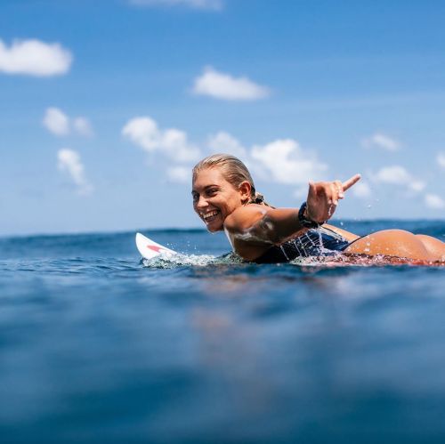 olympic-girls: Costa Rican surfer Leilani McGonagle