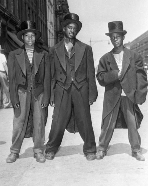 slashdementia7734:Harlem, 1943.