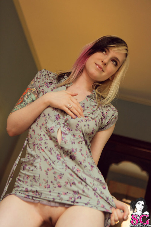 sayhijoel: Vesta Suicide Daily all sets of Suicide Girls —-&gt; bit.ly/SGBabes