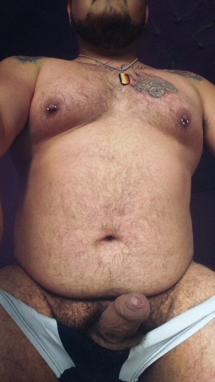 osoregio85:  iisaiidaleess24:  Ando Un Poco Caliente Quien Me Ayuda A Bajar Está Calentura “🐻💦🔥✨  #Cachorro #Chubby #Oso #Chasser #Hot #Sexysgordito  😍😍