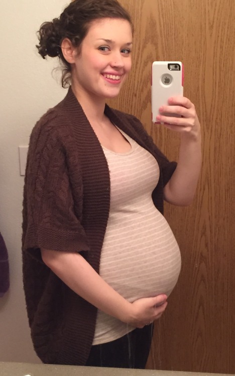 mygr0wingfamily:  28 week bump game! 