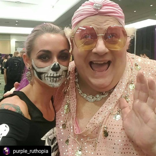 So many smiles were shared at @spookyempire this weekend… some, more toothy than others&helli
