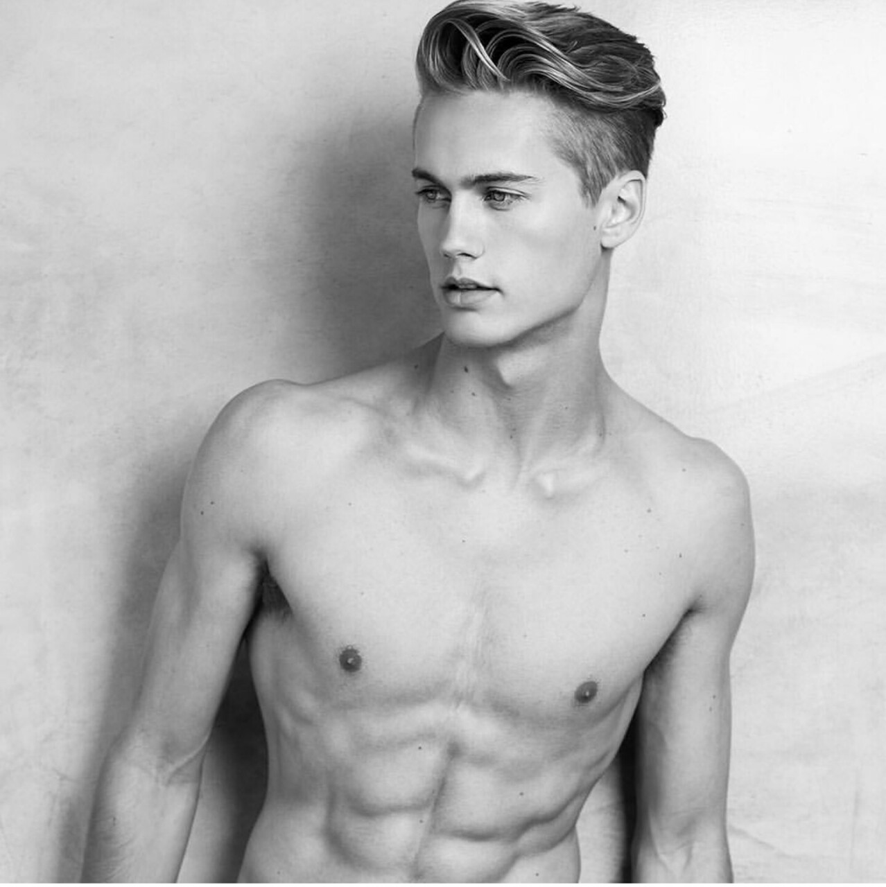 boytrappedinthcloset:  Neels Visser is the sexiest 17 year old I’ve ever seen he