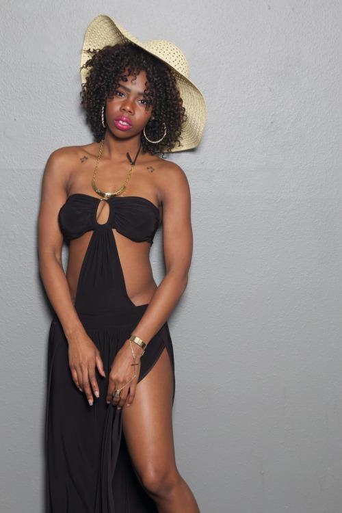 athleticsistas:  modelgeek:  i love what i do   Phylicia Benn