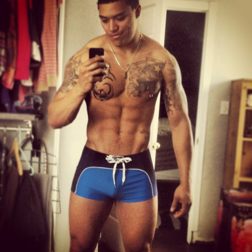 idgafwhawha:  imADDICKTED to your ASS & body sir ;-) 