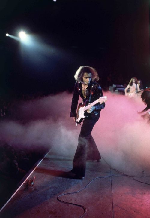 guitarslob:Ritchie Blackmore on fire with Mark 3 - dangerous and explosive! ©Deep Purple (Overseas)