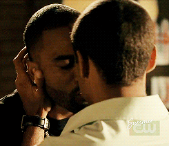 myeclecticwetdreams:  hot kiss …