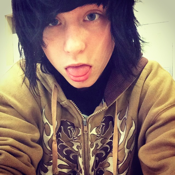 thxdxpths:  i was honestly way cuter when i was younger x3