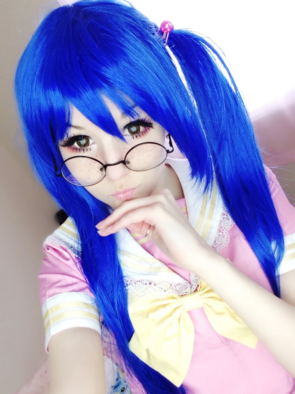 eikkibunny:  Reusing old blue wig + bodyline seifuku~ ♡♡♡ animu school girl