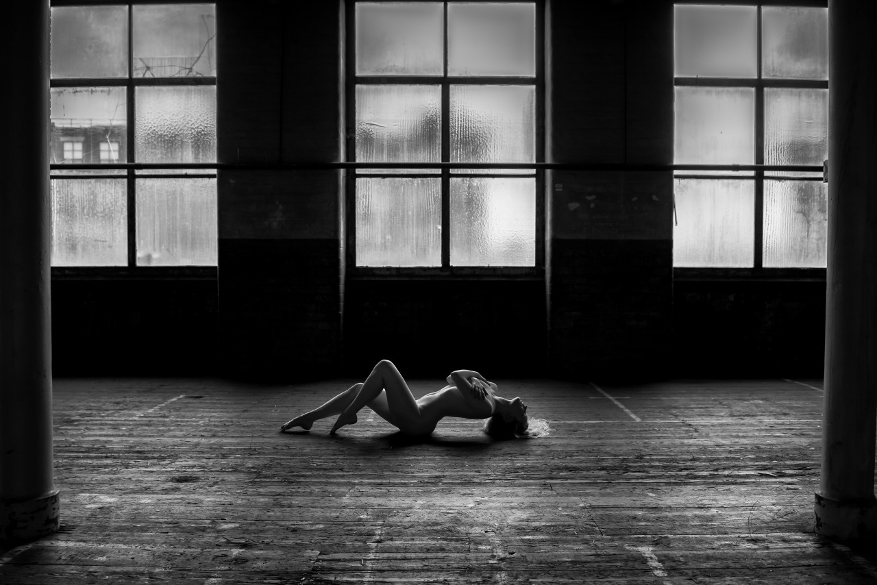 derwoodphotography:  Lulu Lockhart modelling fine art nude