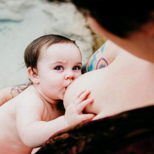 jtangproductions:The eyes that melt your heart! #breastfeeding #normalizebreastfeeding (at Honolulu,