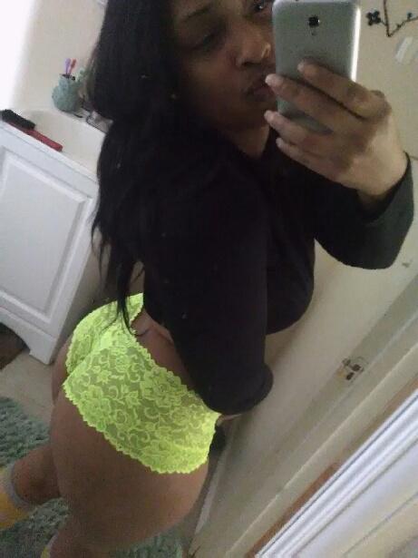 i-msoobklyn:  http://i-msoobklyn.tumblr.com/  Thick and flexible