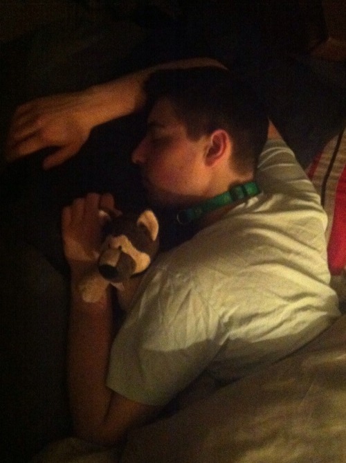 tfootielover:  this is beyond lovely sweet loving special intimate  he loves his man and his man loves him … very special when i see these xxoo <3<3   awwww =3 thanks Tommy, I just showed my man this comment and he thinks it’s really cute