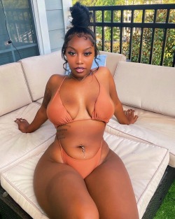 Porn photo melaninglamour:Here comes that sound again