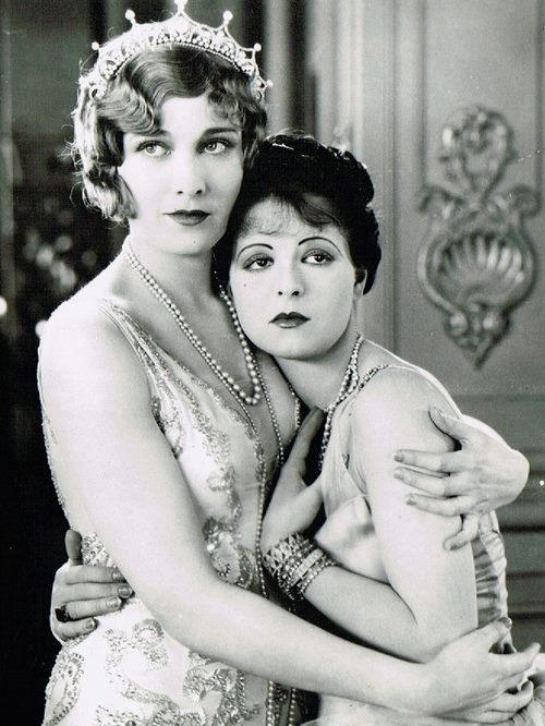 secretlesbians:  Esther Ralston and Clara Bow in Children of Divorce, 1927. The scandal