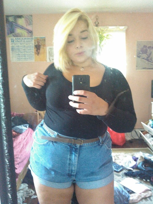 exhaletation:  Im pretty cute 