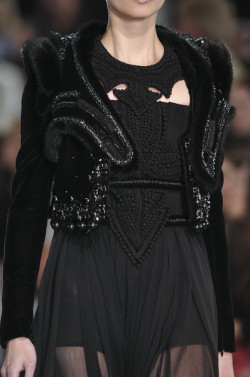 whore-for-couture:  Givenchy Fall 2009 Haute