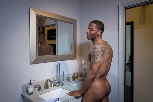 luvphattazz:  alphablackmen:  ABMExclusives// Jordan 📸 KDShotMe  That ass I want to smash………