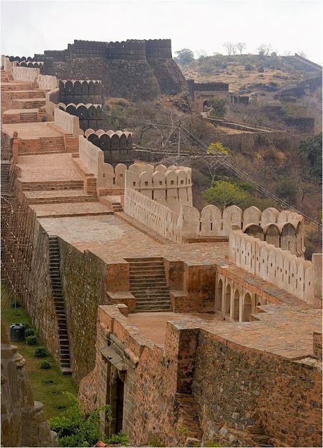 indiaincredible:  Kumbhalgarh – The Great Wall of India 
