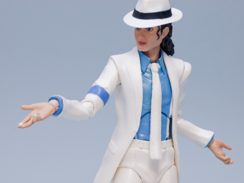 muhplastic:  S.H. Figuarts Michael Jackson