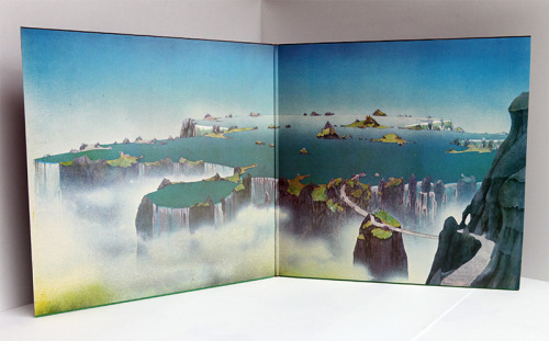 vinyldaze:  Yes - Close To The Edge Roger Dean artwork Heard Stuart Maconie play this on the Freak Zone two Sundays ago and had my (blinkered) world view on Prog Rock blown apart! I have seen the light and the name of the light is Yes - Close To The Edge.