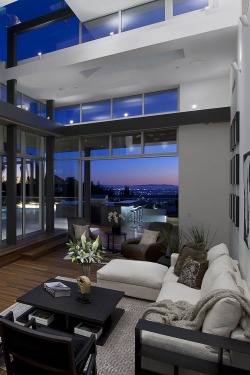 livingpursuit:  Doheny Residence | Source