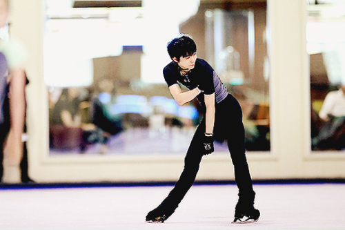 magicaleggplant: Yuzuru Hanyu - Open practice at Cricket Club, 9/2016 (x)