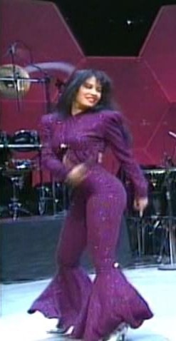 phattygirls:  SELENA!!!!