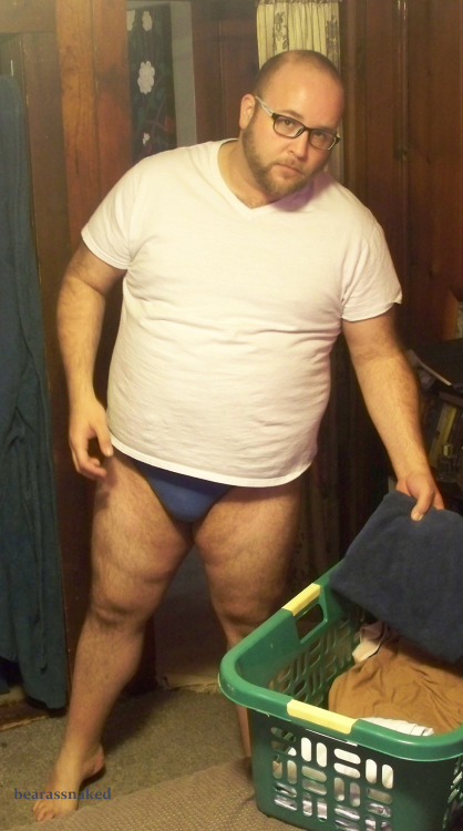 bearassnaked:  Day off doing laundry, cleaning house and taking some pics for Tumblrs of course. 