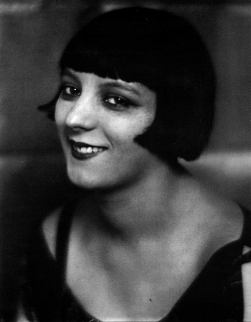 Man Ray, Kiki de Montparnasse, 1920’s