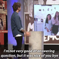 gay4zayn:  when you get a message on tumblr and you don’t know how to reply  