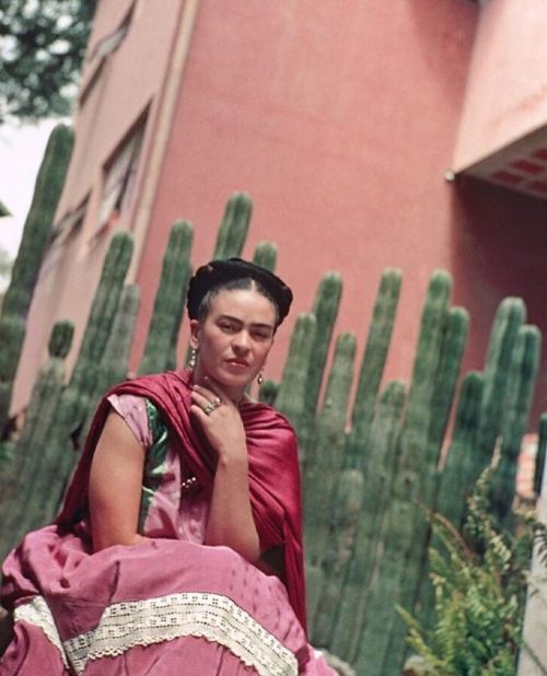 #rp @watts.on Frida Kahlo❤️ by laurenjauregui