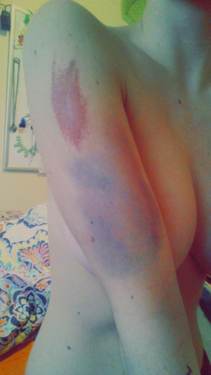 Porn Pics kareluu:my skin looks like a rainbow