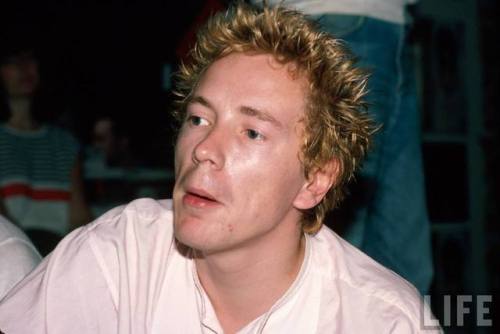 John Lydon(Carole Shepherd. 1984)