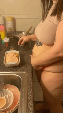 zeldaandzion:DoorDashed myself ingredients to make myself 2 cakes. 🤷‍♀️🍰