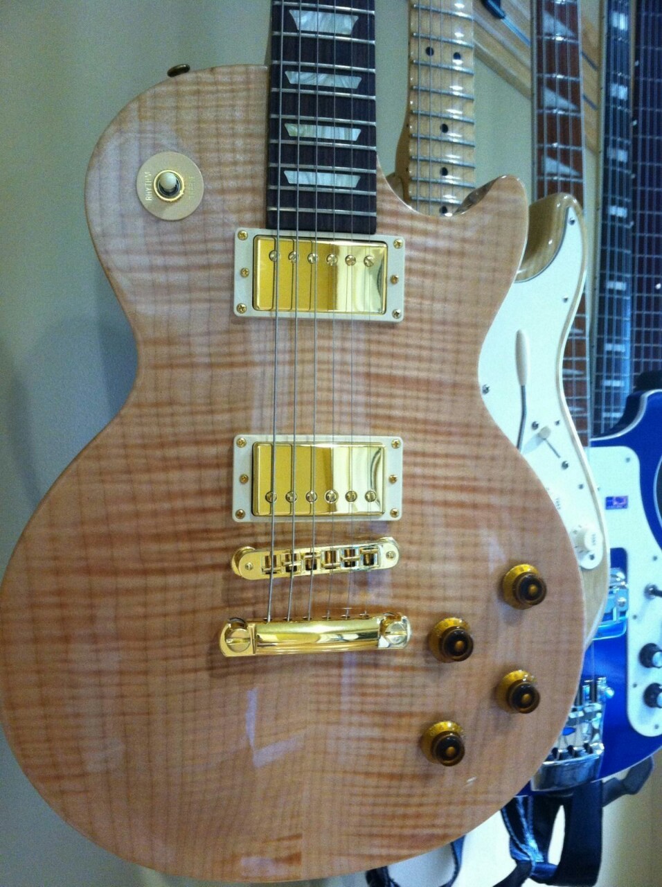 guitarlust:  Les Paul Studio Premium Plus. 